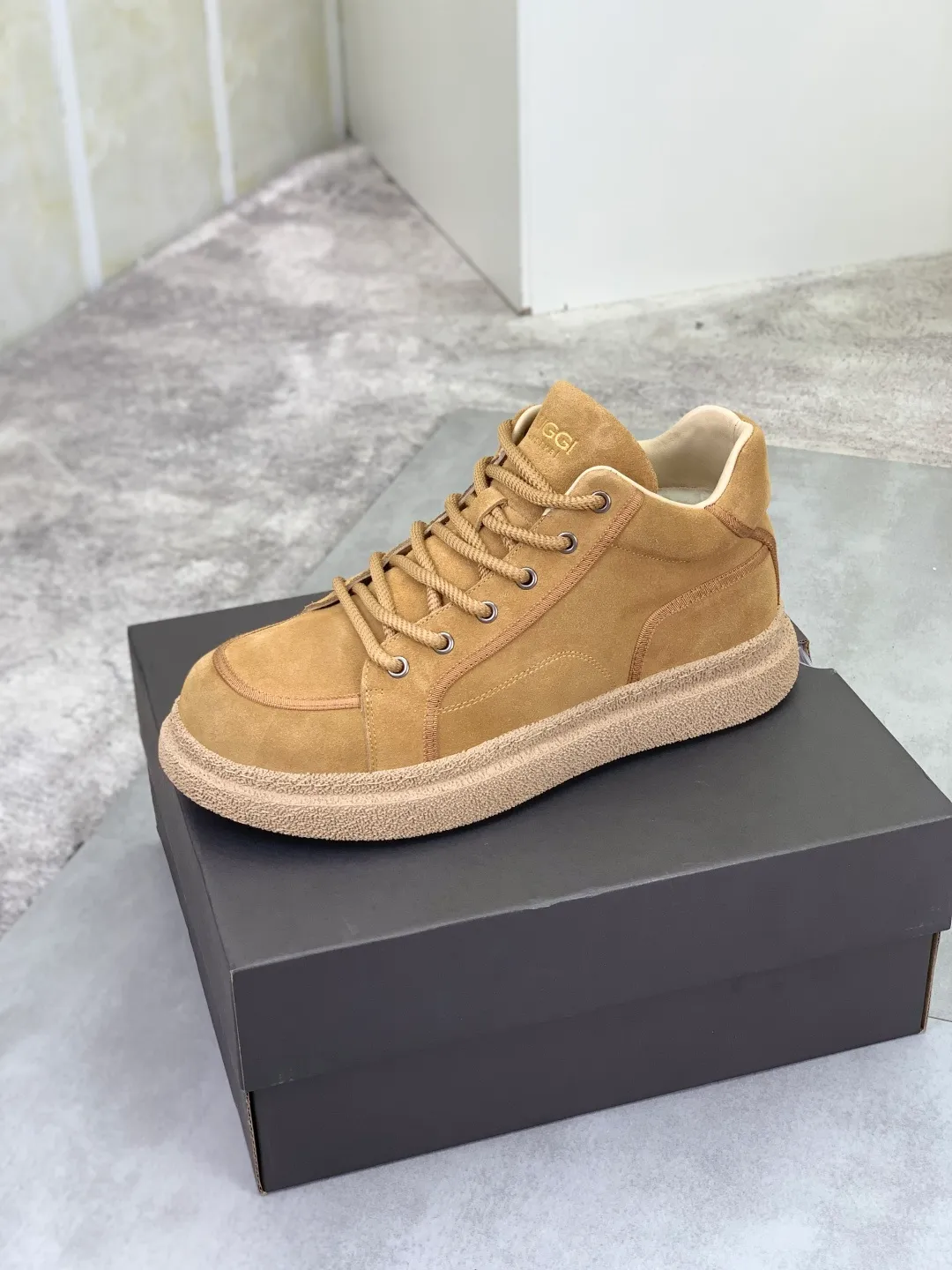 Men's men's shoes 💰P580 new arrival 🆕🆕🆕 IUGGI clown casual sneakers, the sultry clown feels like a visual, 26-year upgrade, suede, light and comfortable, versatile style, wool lining, comfortable and warm, rubber outsole, non-slip and firm size: 39-44, three colors 968-3